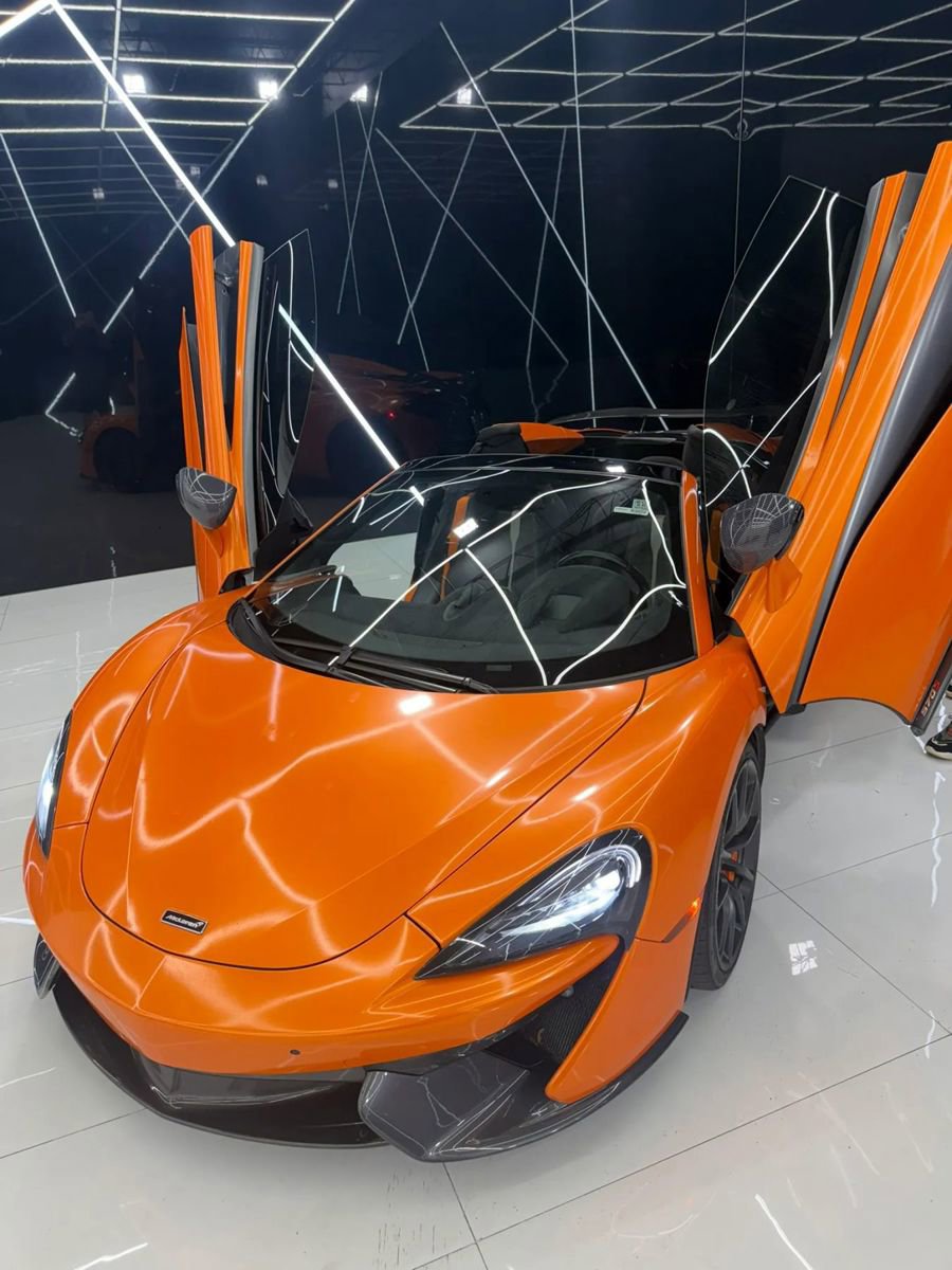 Used 2019 McLaren 570S Spider image 3