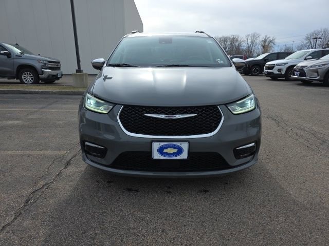 Used 2023 Chrysler Pacifica Limited FWD image 6