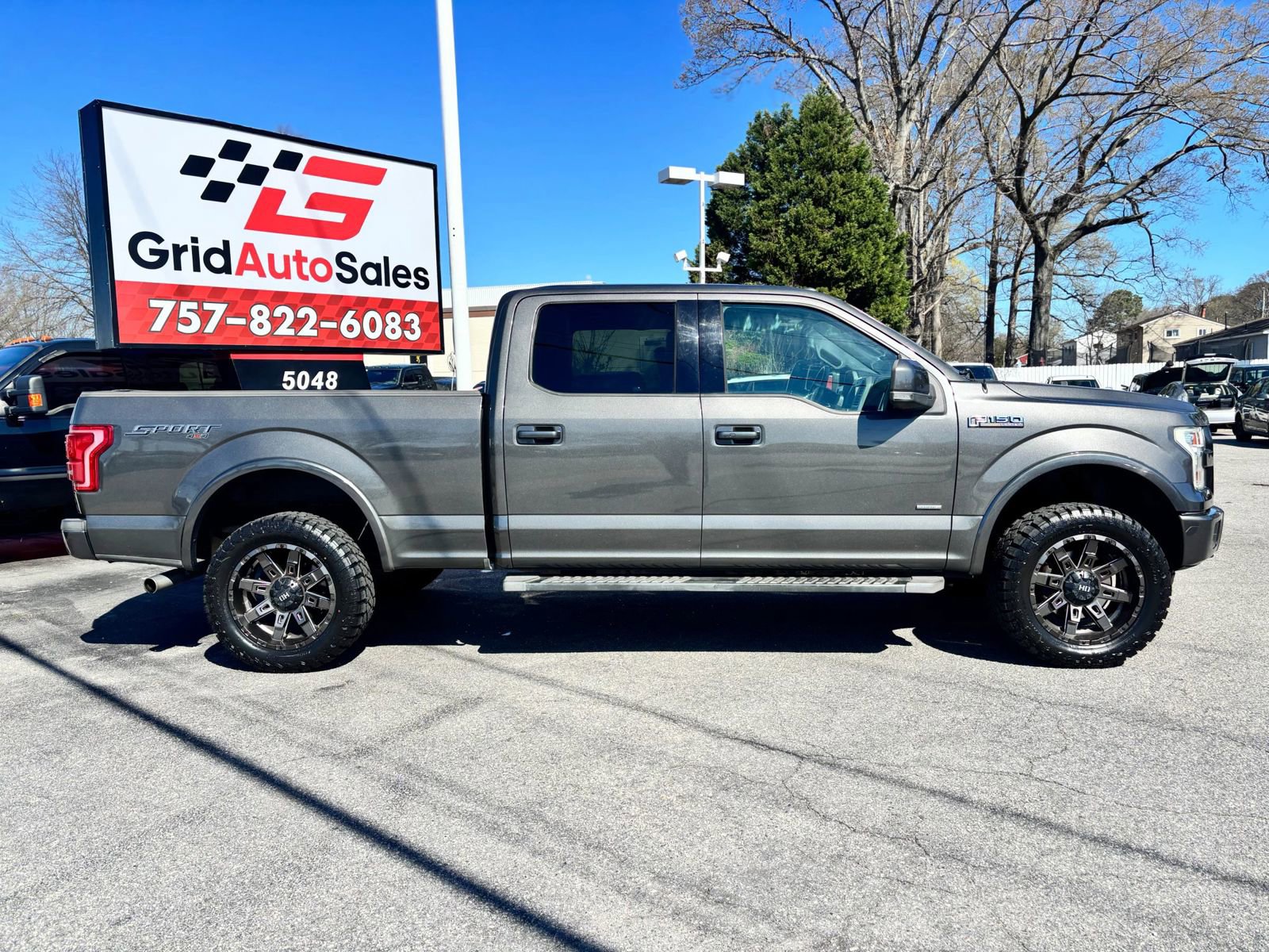 Used 2016 Ford F150 Lariat w/ Equipment Group 502A Luxury AWD/4WD image 2