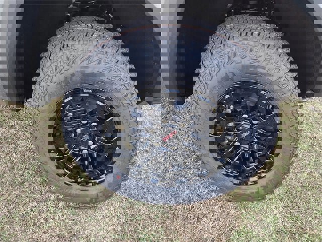 New 2026 GMC Canyon Elevation w/ Convenience Package image 16