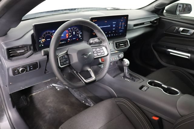 Used 2025 Ford Mustang Coupe RWD image 24