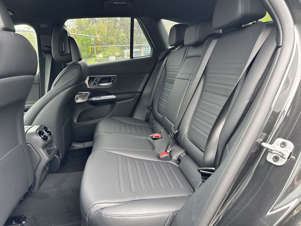 New 2025 Mercedes-Benz GLC 300 image 10