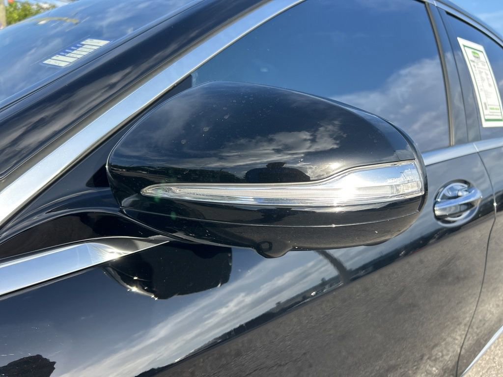 Used 2017 Mercedes-Benz S 550 Sedan image 21
