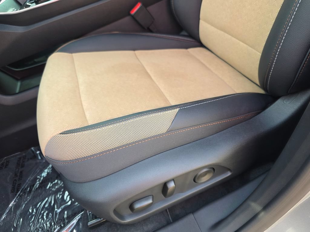 New 2026 Chevrolet Equinox ACTIV w/ Convenience Package III FWD image 9