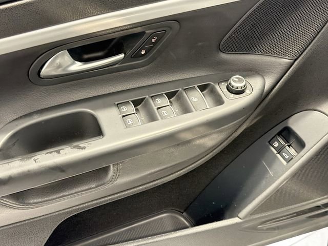 Used 2014 Volkswagen Eos Komfort FWD image 16