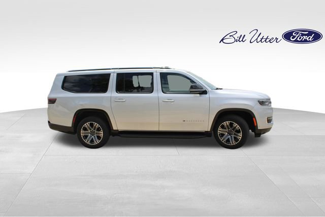 Used 2024 Jeep Wagoneer L Series II RWD image 4