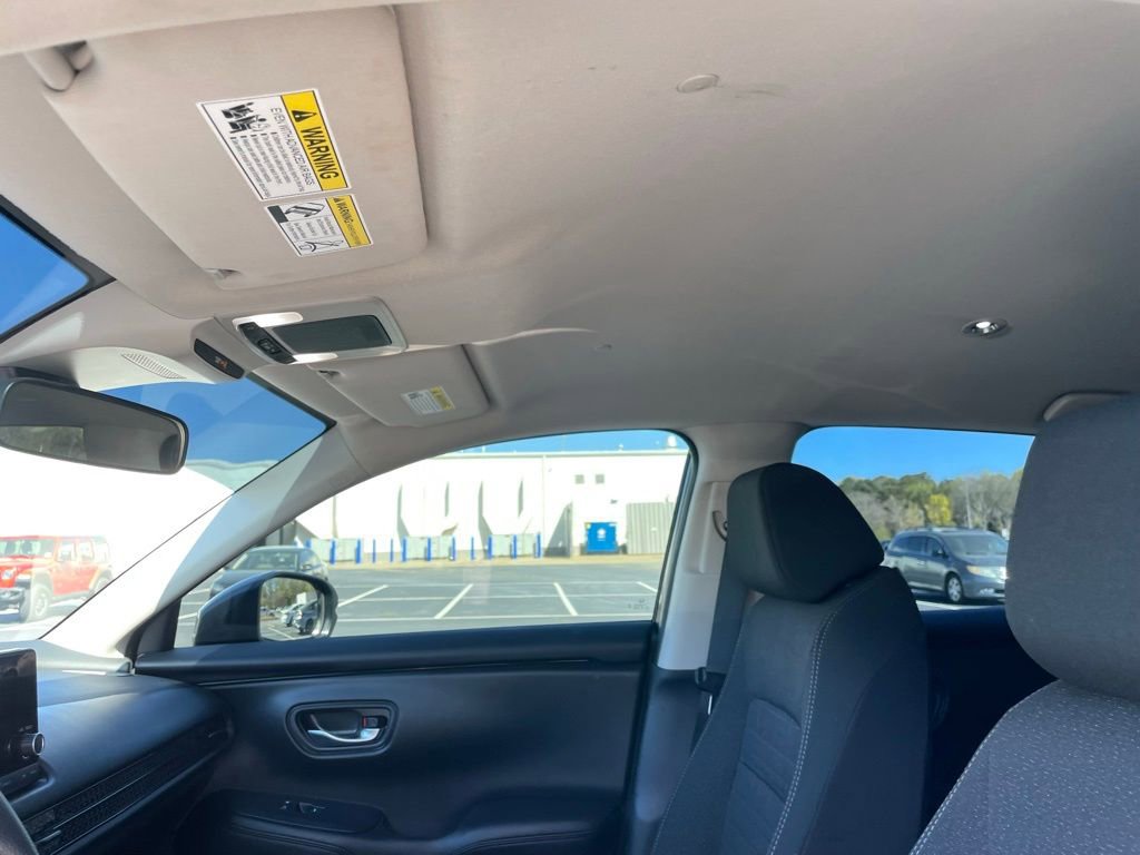 Certified 2025 Honda HR-V LX image 28