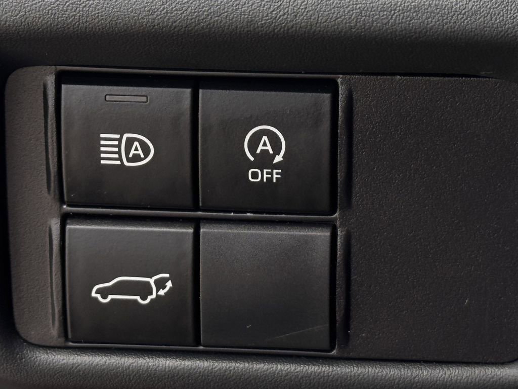 Used 2023 Toyota Highlander XLE image 23