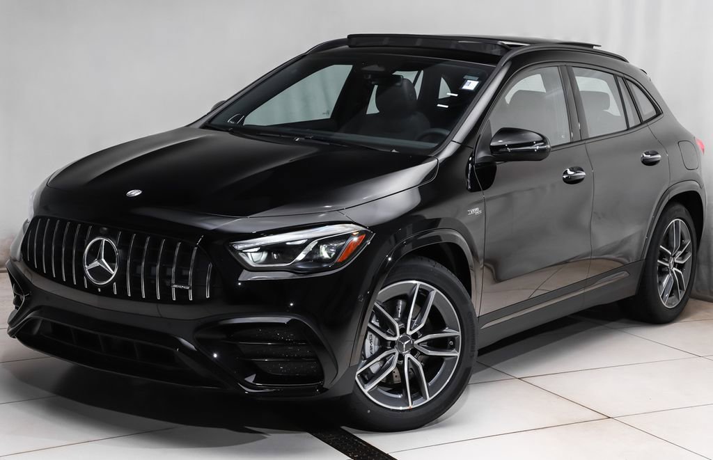 New 2026 Mercedes-Benz GLA 35 AMG 4MATIC image 1