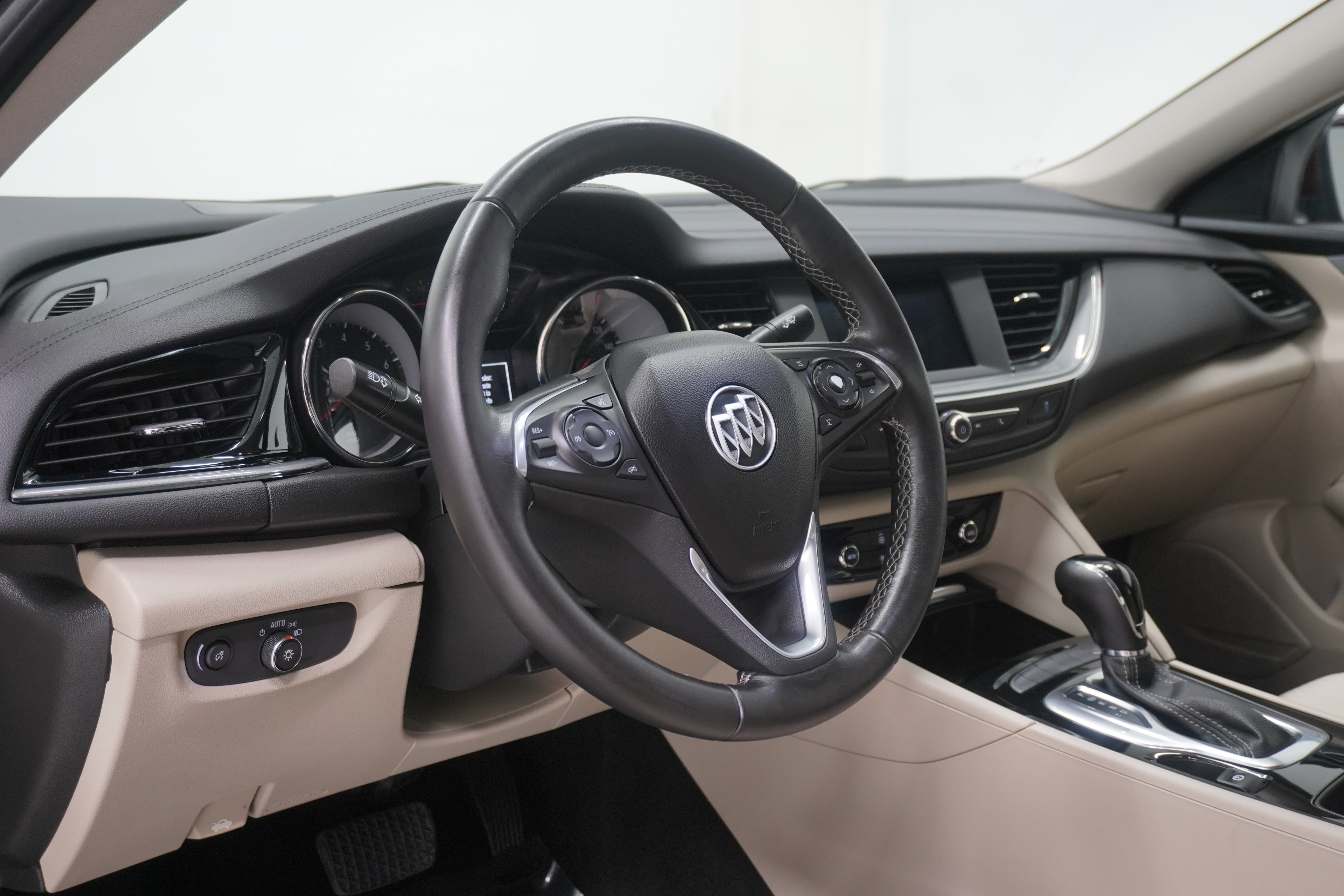Used 2020 Buick Regal Preferred FWD image 8
