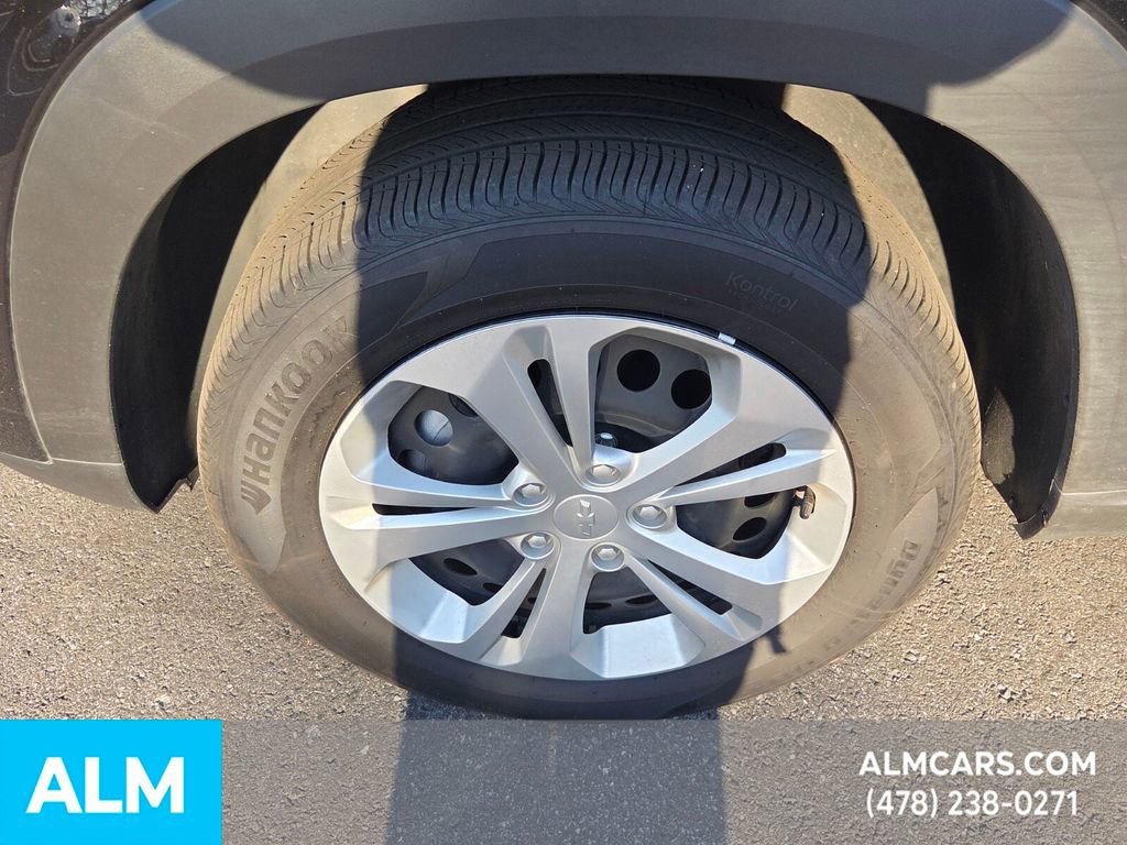 Used 2025 Chevrolet Trax LS image 11