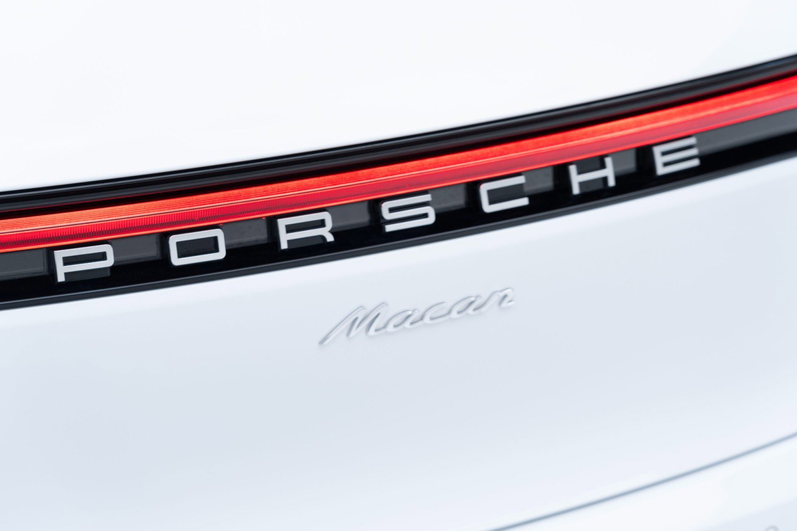 New 2025 Porsche Macan image 13