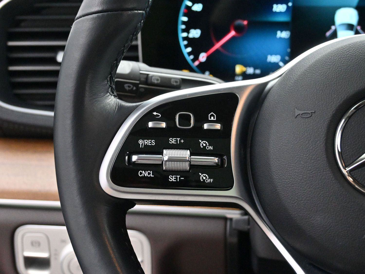 Used 2023 Mercedes-Benz GLS 450 4MATIC image 18