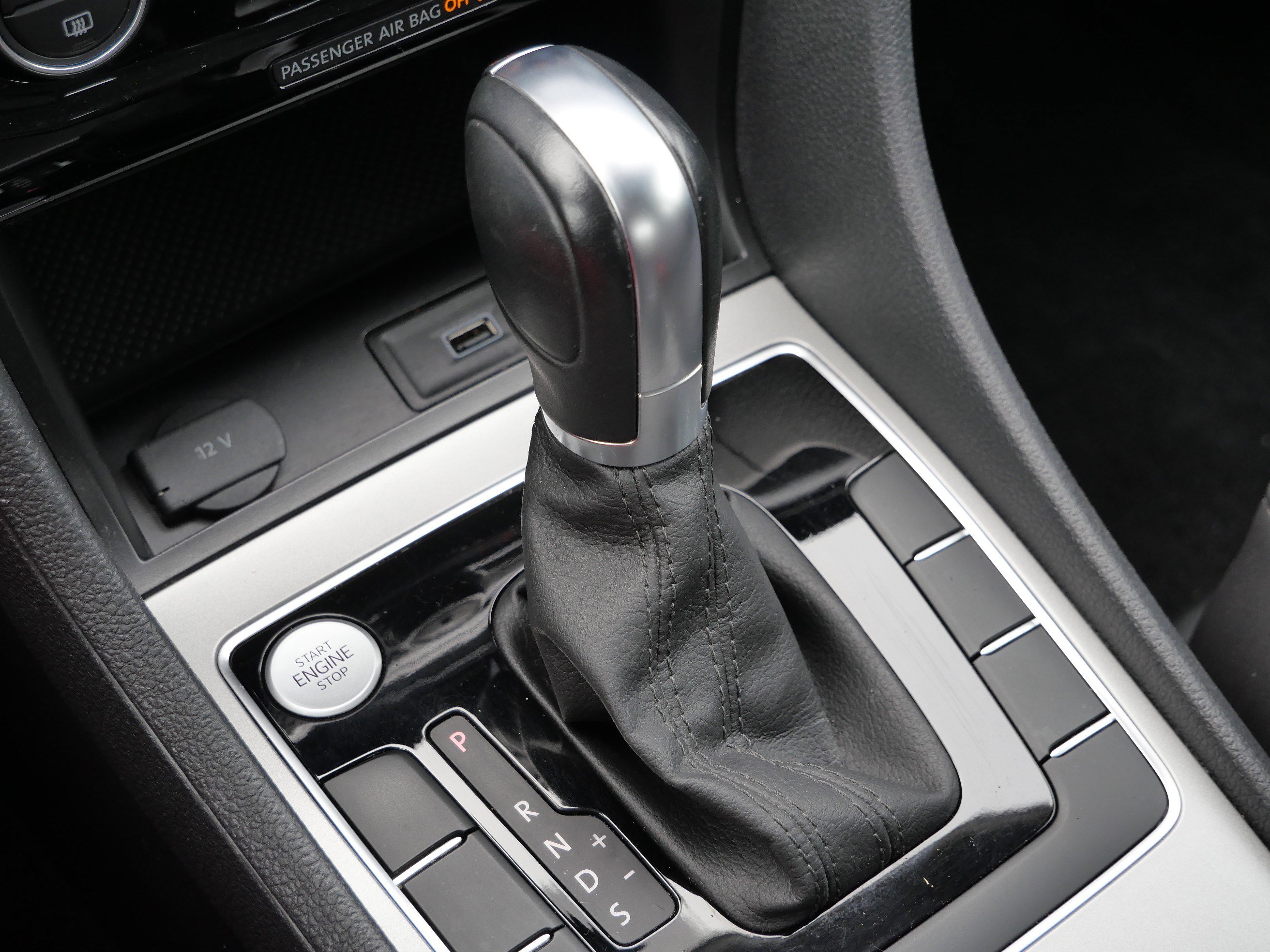 Certified 2020 Volkswagen Passat 2.0T SE image 25