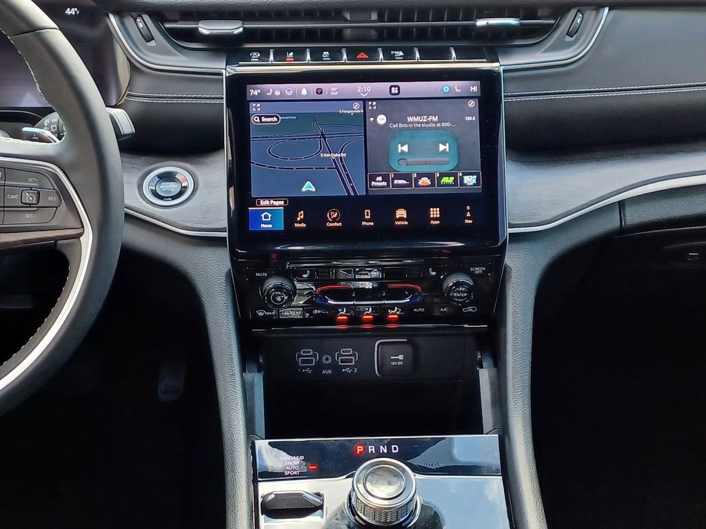 Used 2025 Jeep Grand Cherokee Limited w/ Black Appearance Package image 34