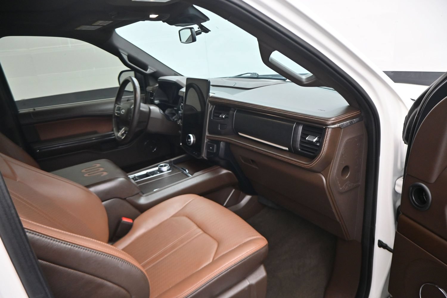 Certified 2023 Ford Expedition King Ranch RWD image 4