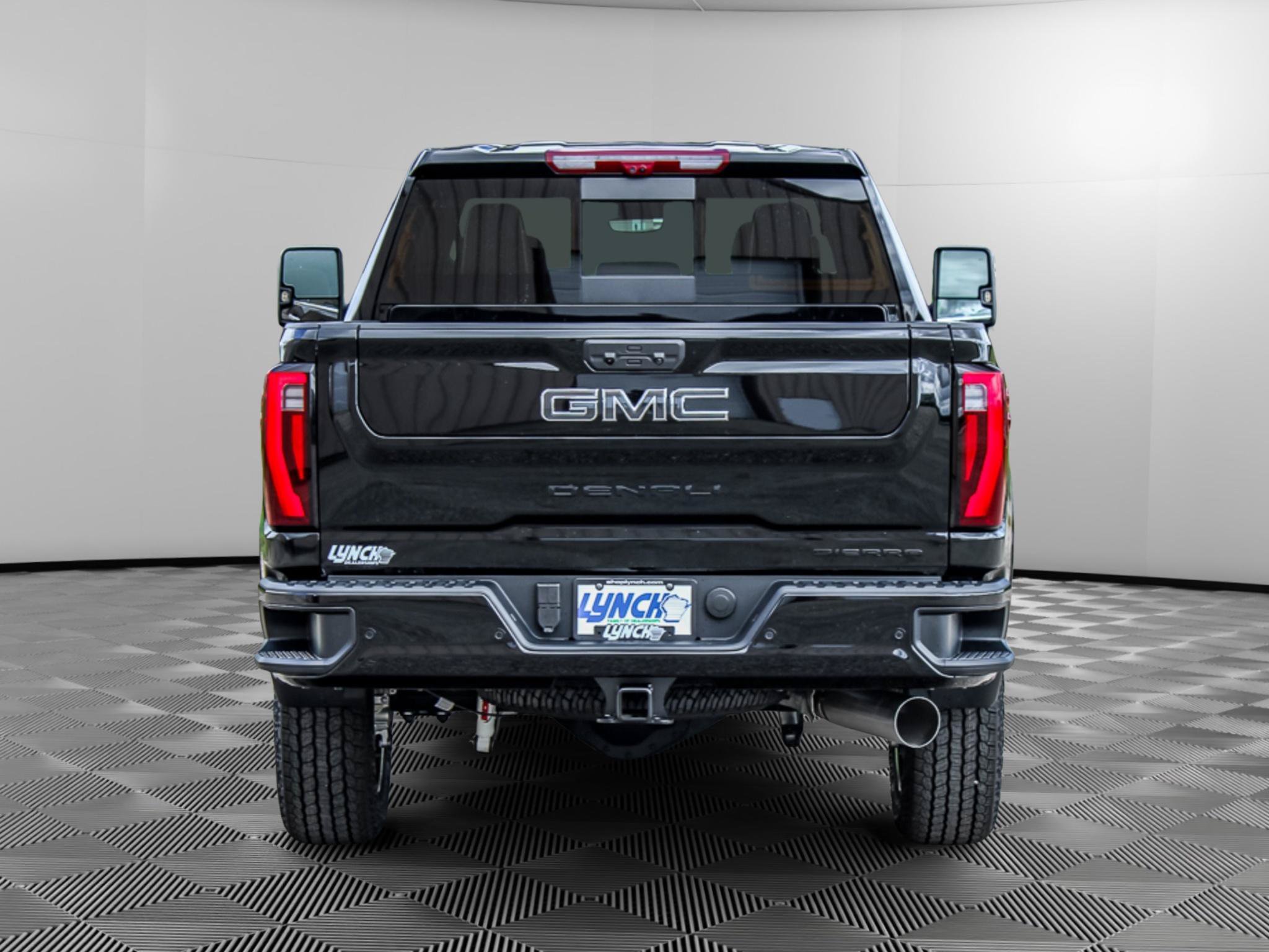 New 2026 GMC Sierra 2500 Denali Ultimate w/ LPO, Black Badging Package AWD/4WD image 3