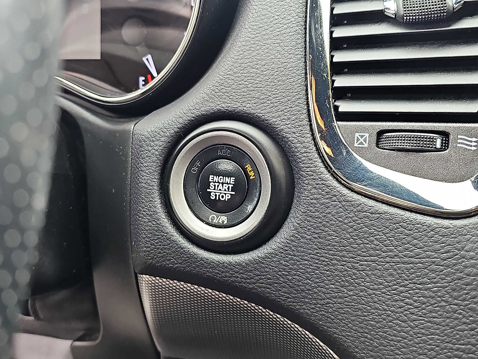 Used 2020 Dodge Durango GT image 29