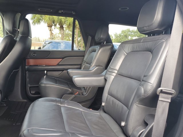 Used 2022 Lincoln Navigator Reserve image 15