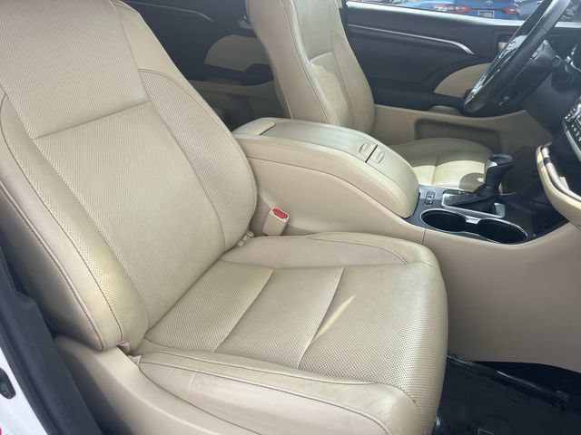 Used 2015 Toyota Highlander Limited Platinum AWD/4WD image 24