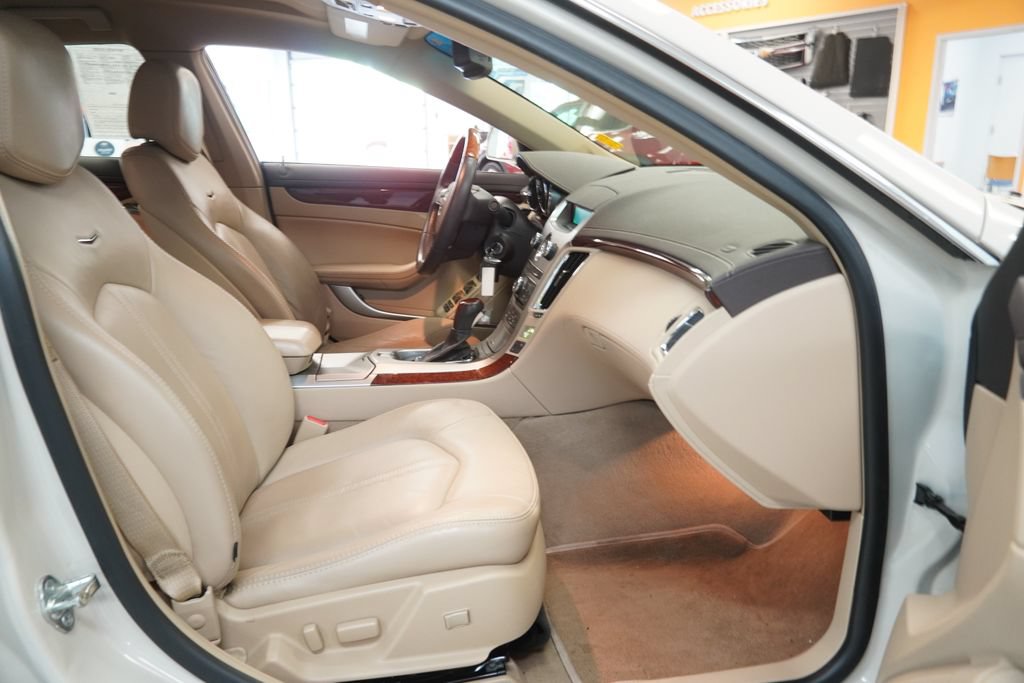 Used 2011 Cadillac CTS Luxury AWD/4WD image 31