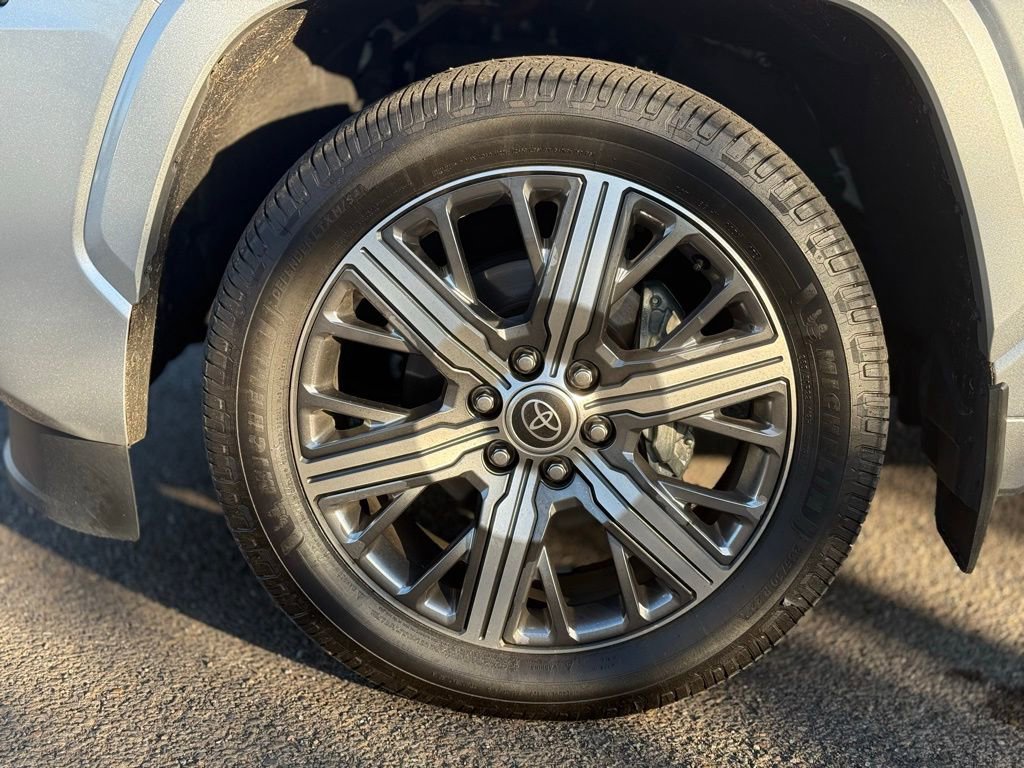 Used 2023 Toyota Sequoia Capstone image 9