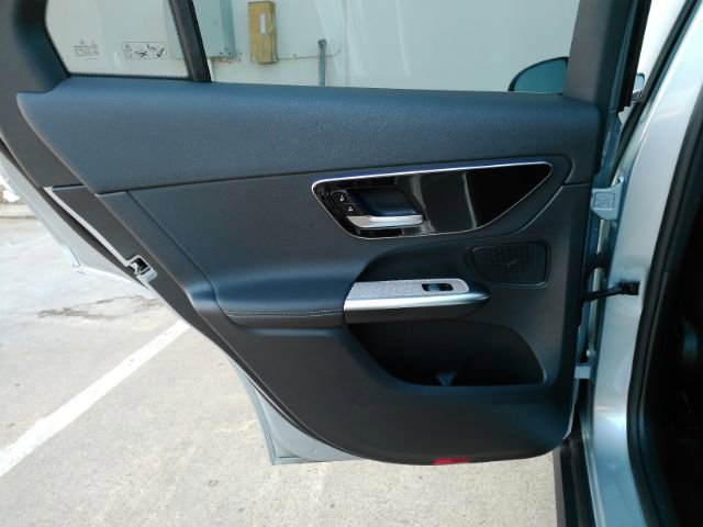 Used 2025 Mercedes-Benz GLC 300 image 18
