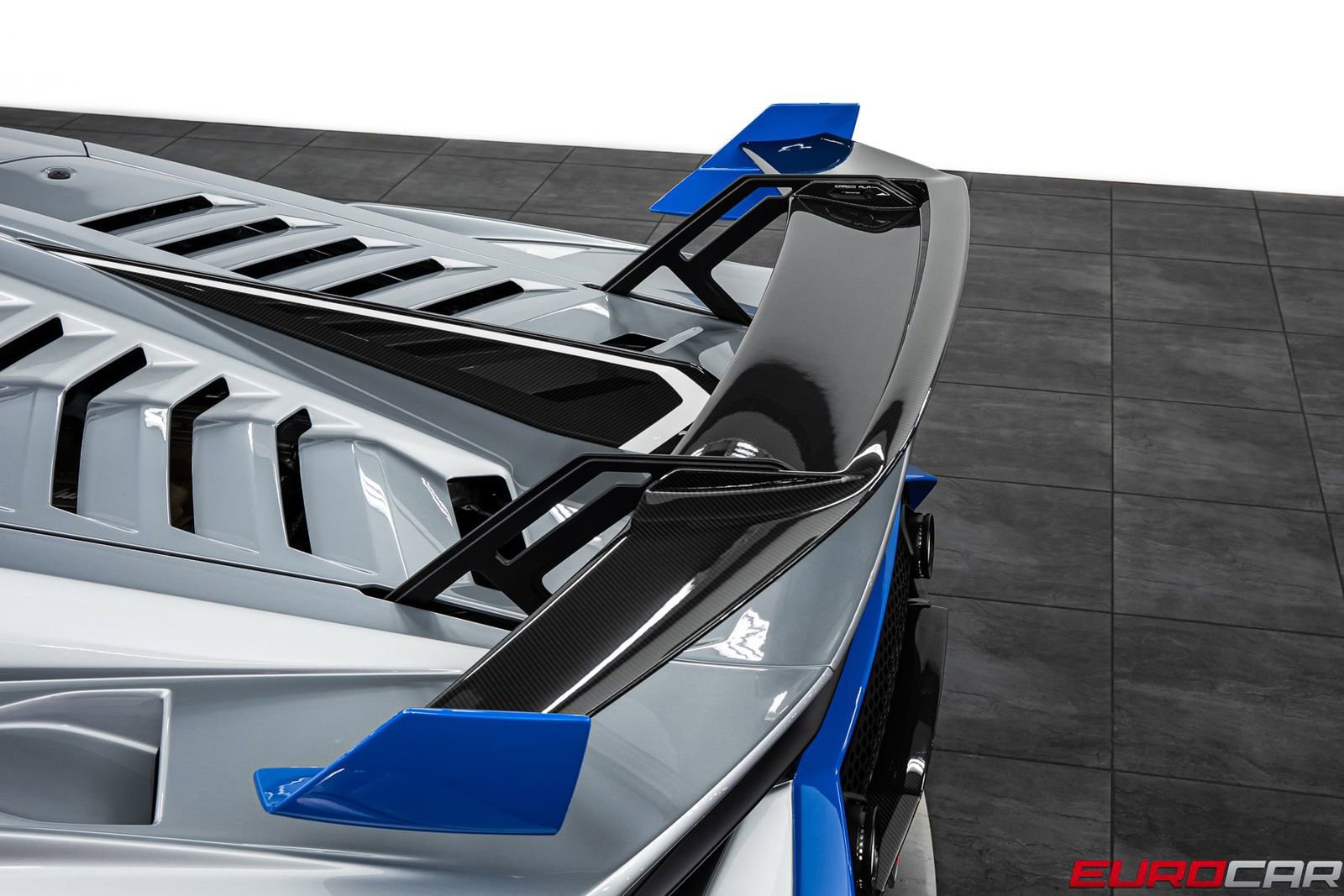 Used 2023 Lamborghini Huracan STO image 22