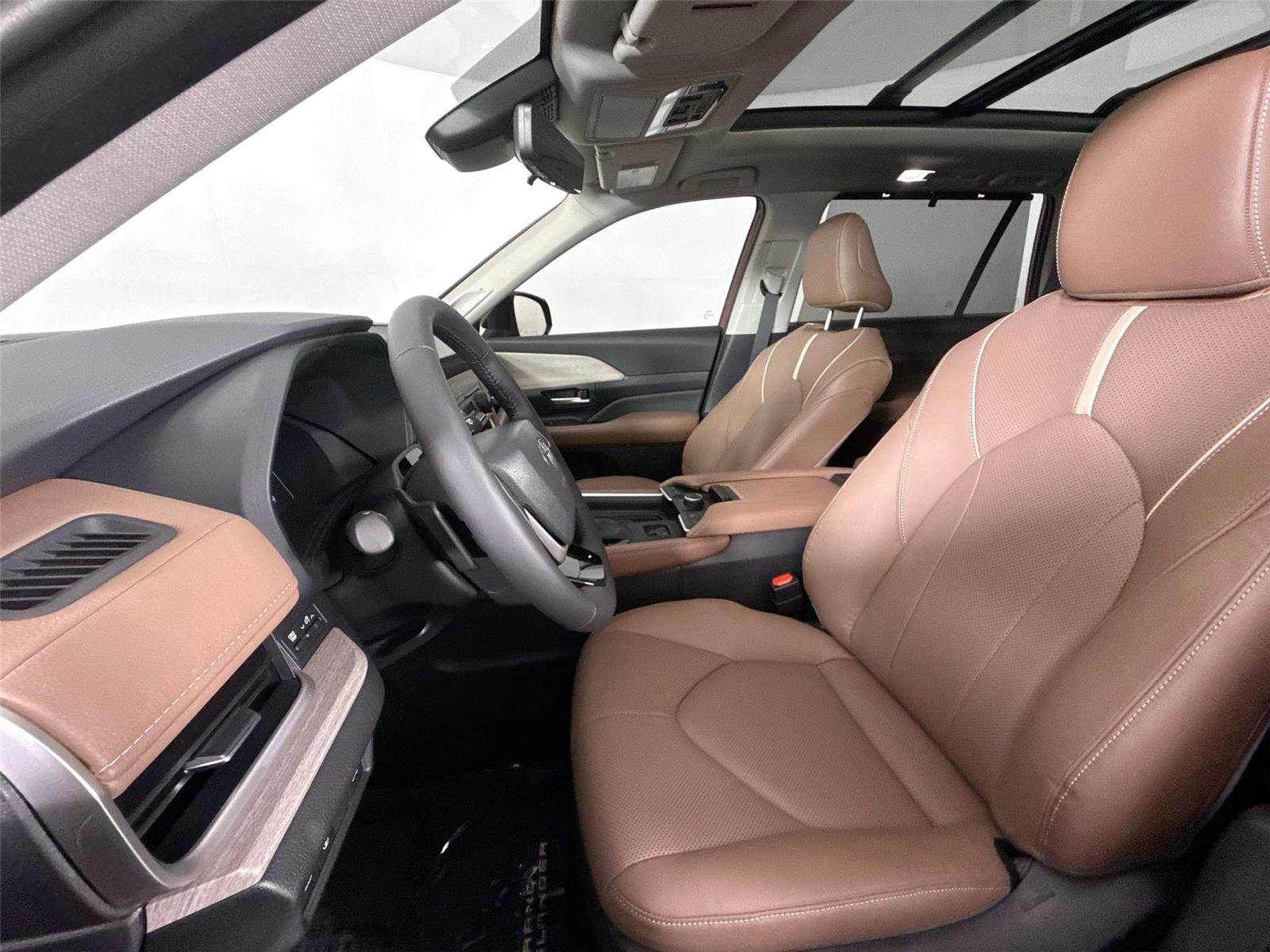 Certified 2026 Toyota Grand Highlander Platinum image 15