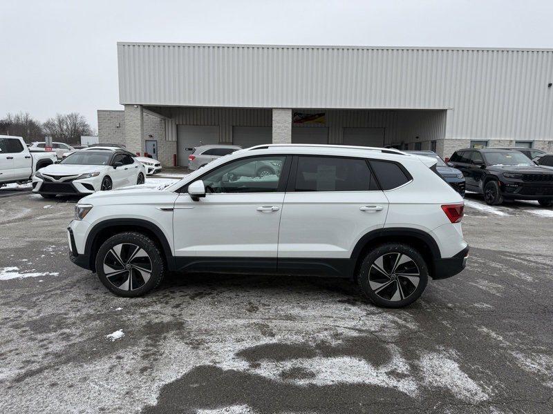 Used 2024 Volkswagen Taos SE image 9