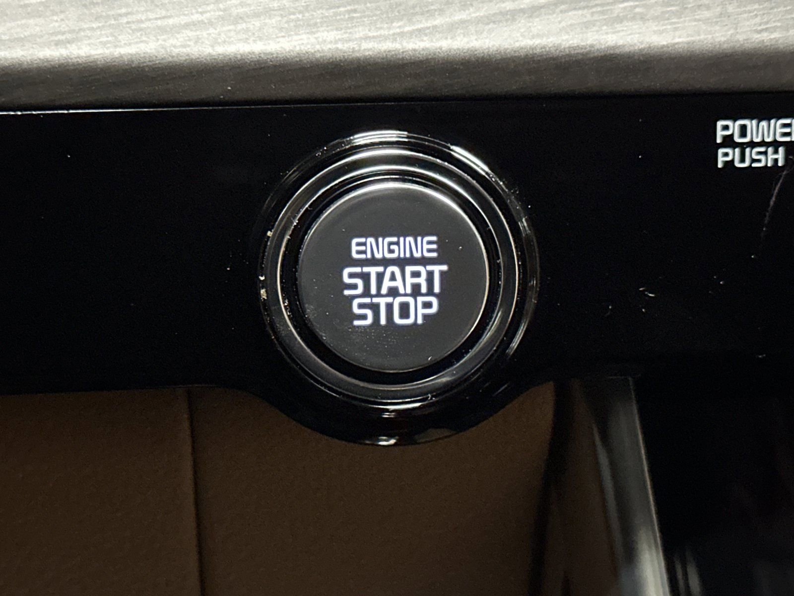 Certified 2024 Kia Carnival EX image 32