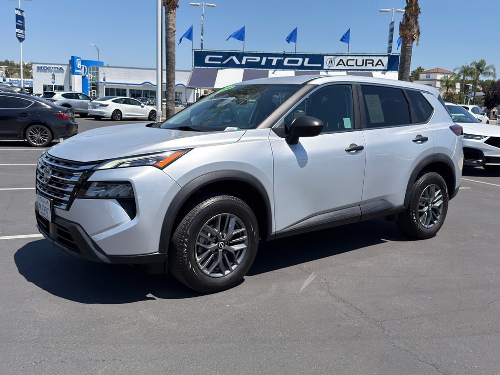 Used 2024 Nissan Rogue S FWD image 4