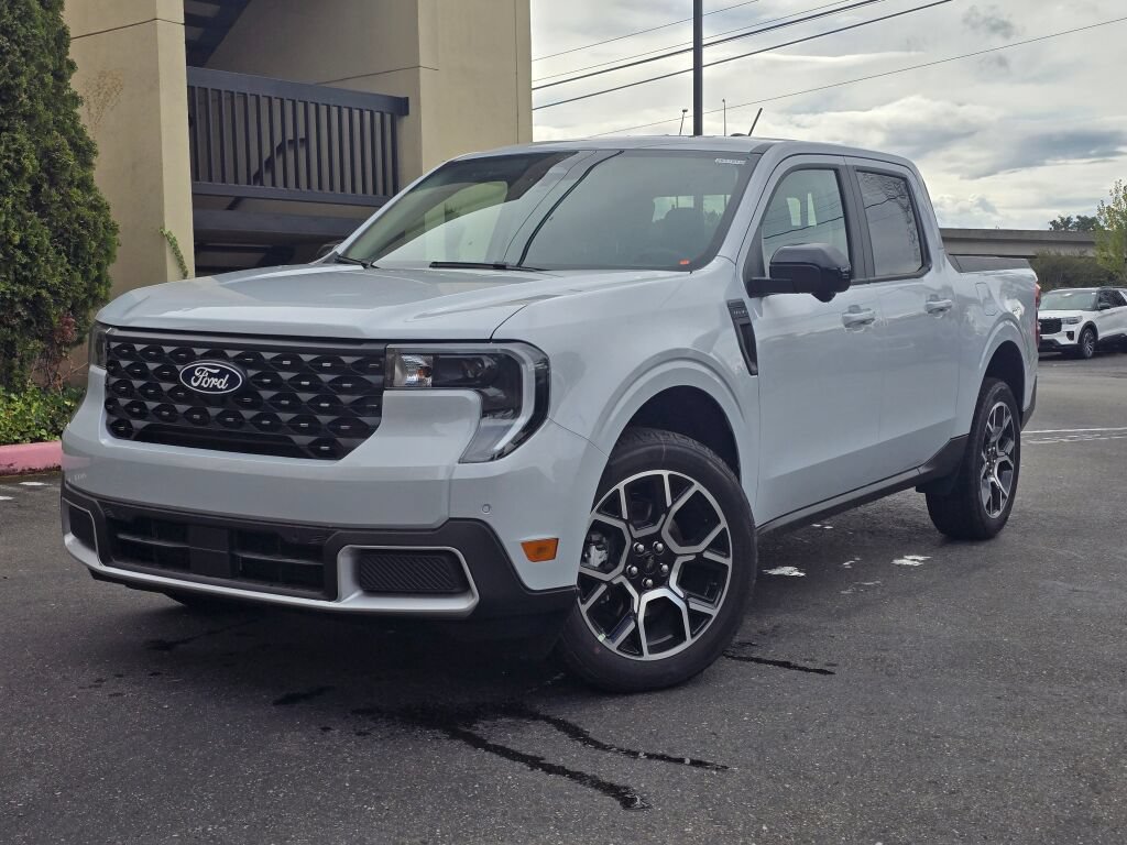New 2026 Ford Maverick Lariat w/ 4K Tow Package
