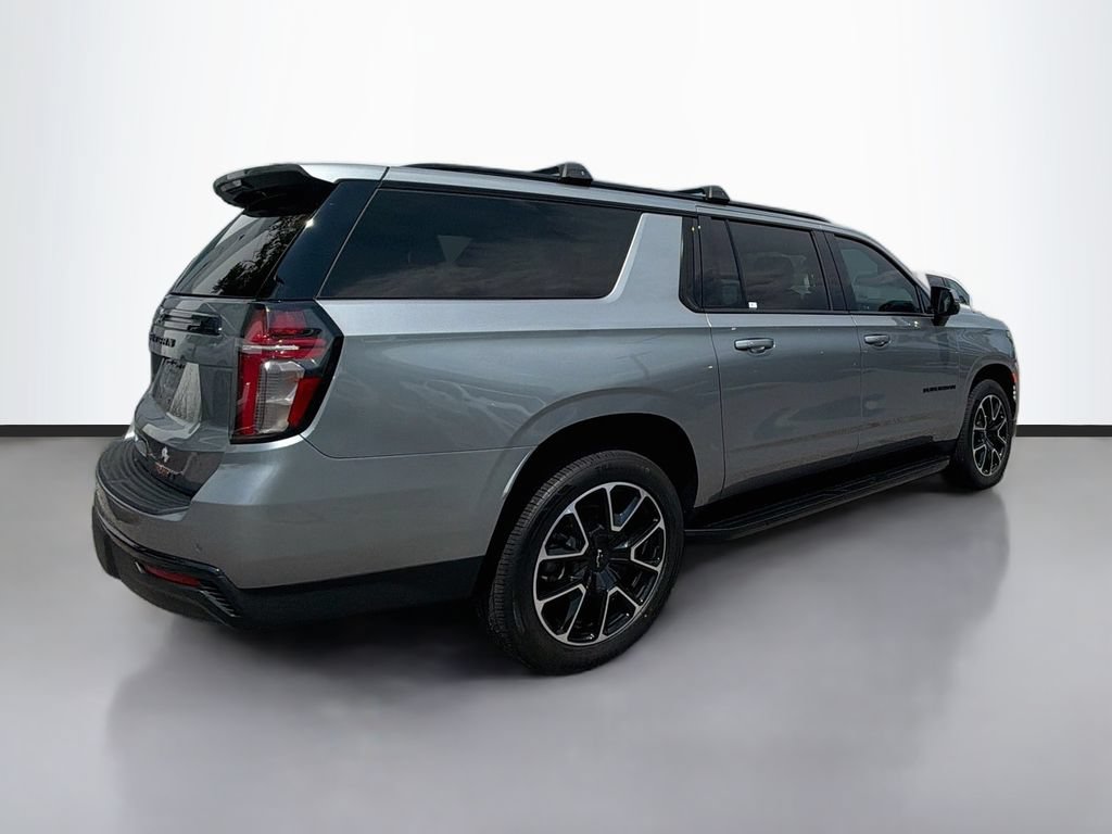 Used 2023 Chevrolet Suburban RST w/ Luxury Package RWD image 5