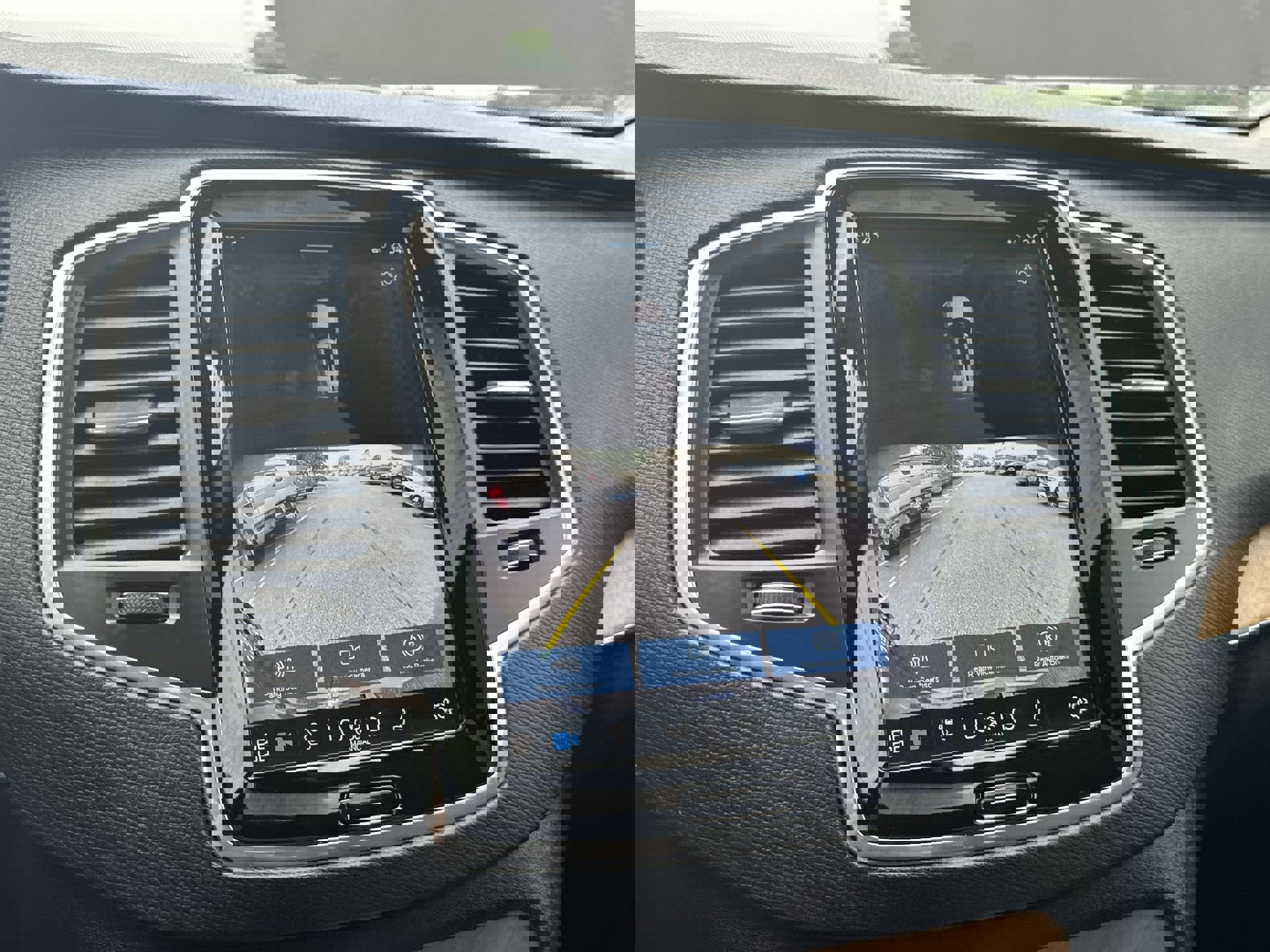 Used 2025 Volvo XC90 T8 Core w/ Protection Package Premier image 15