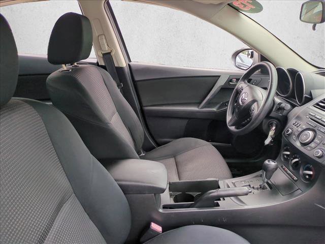 Used 2013 MAZDA MAZDA3 i Sport image 18