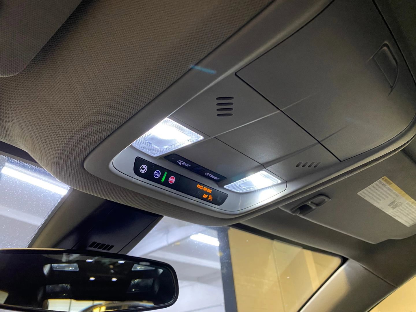 Used 2022 GMC Acadia SLE FWD image 33