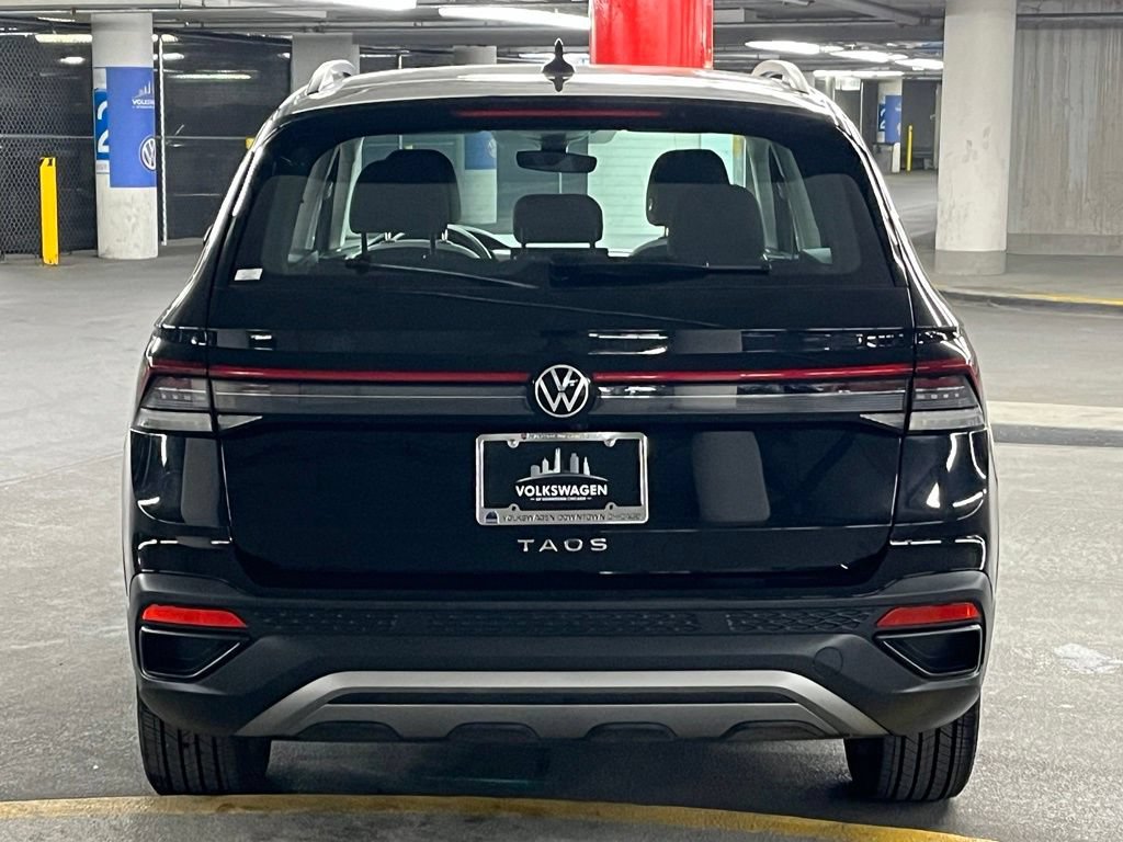 Used 2025 Volkswagen Taos S FWD image 32
