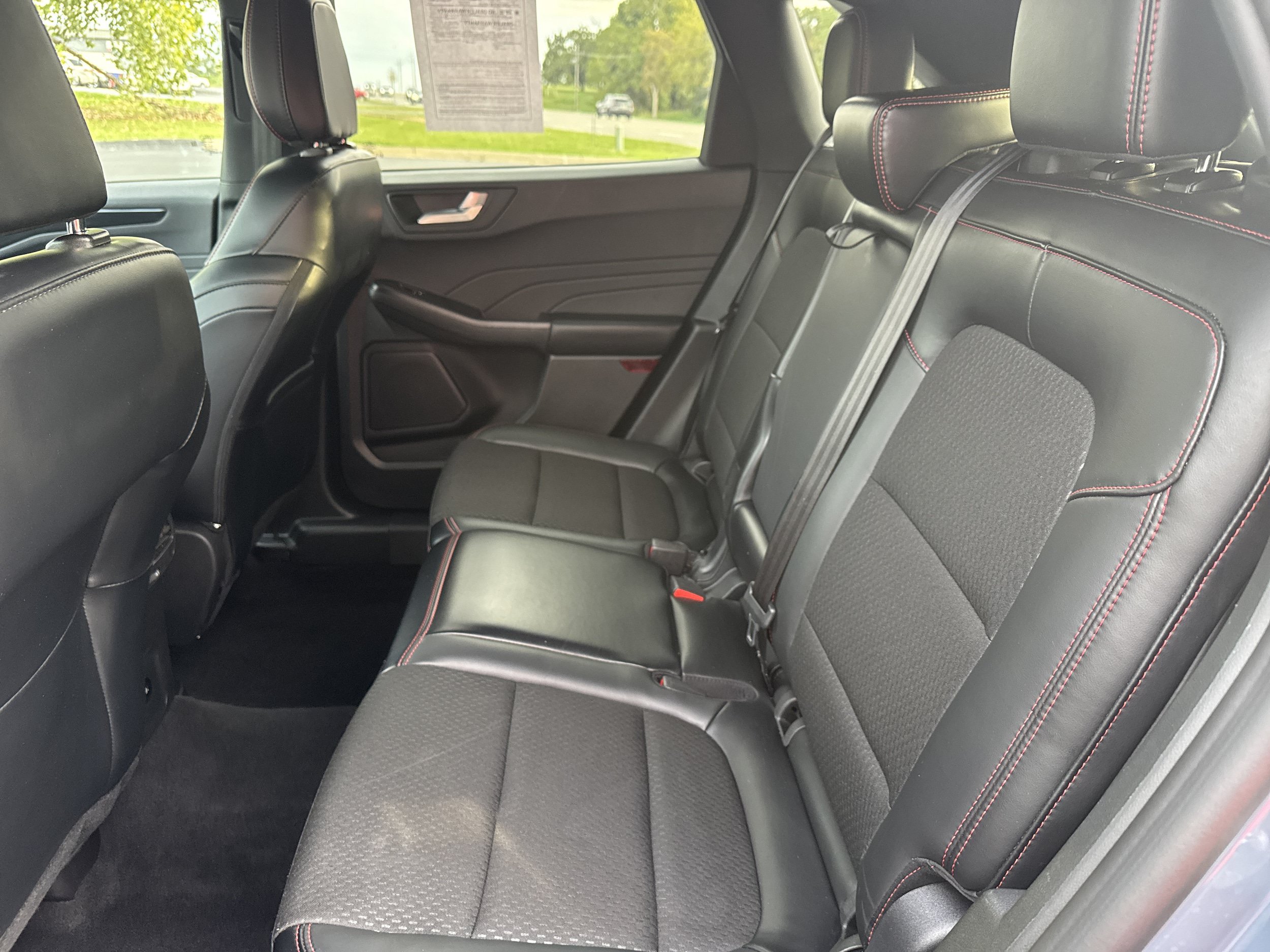Used 2025 Ford Escape ST-Line Select AWD/4WD image 6