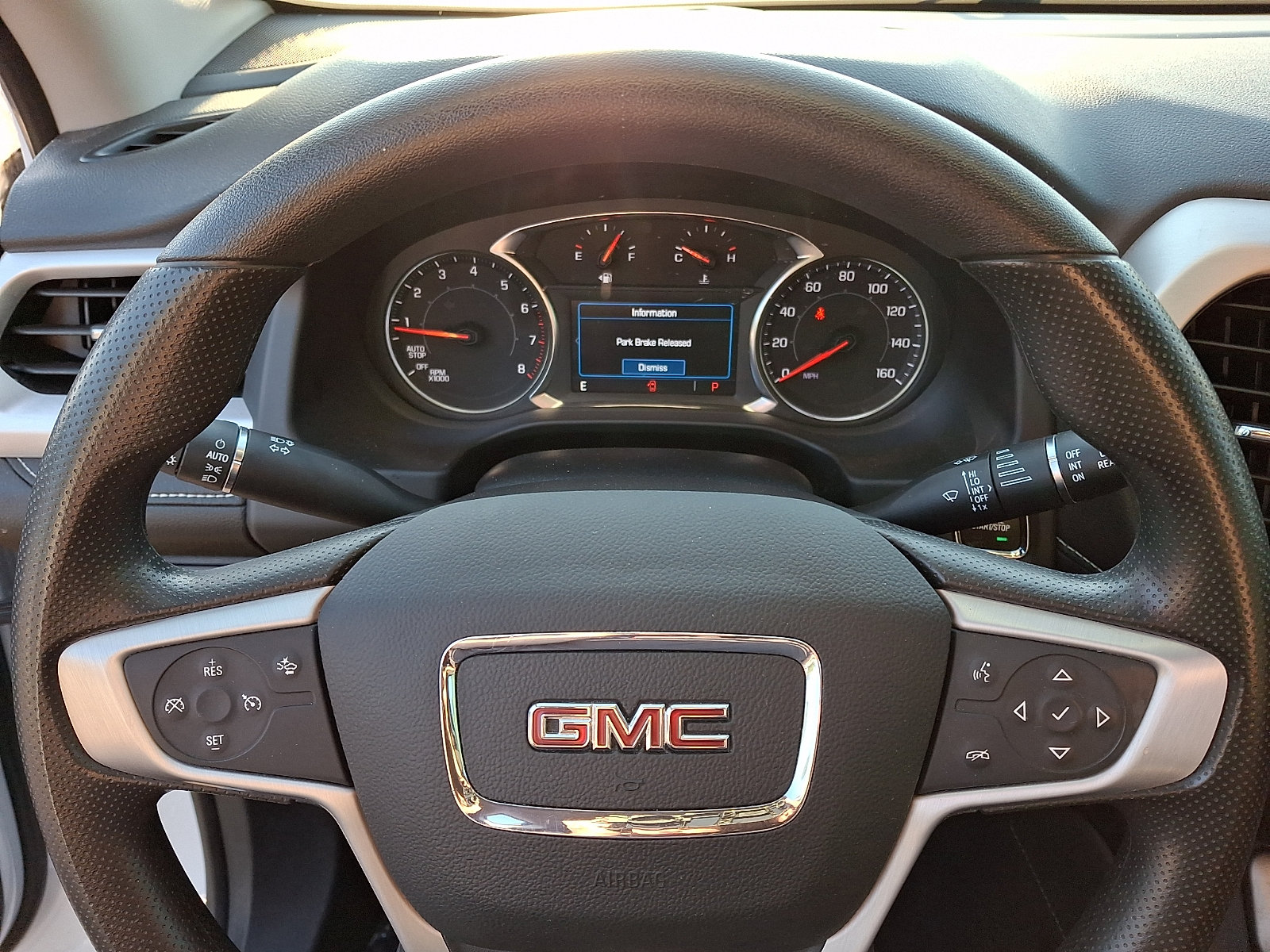 Used 2023 GMC Acadia SLE FWD image 19