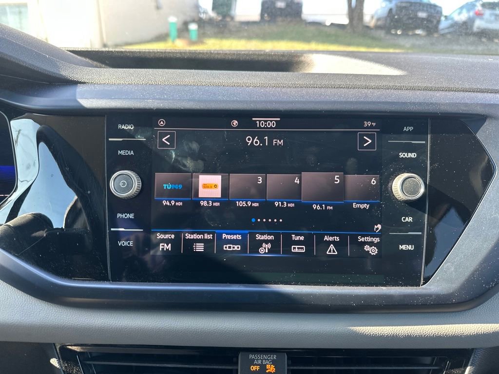 Used 2022 Volkswagen Taos SE image 13