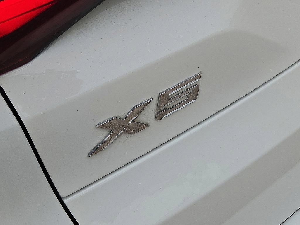 Used 2021 BMW X5 sDrive40i w/ M Sport Package image 11