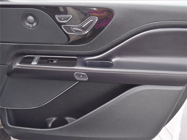 Used 2023 Lincoln Aviator Reserve image 29