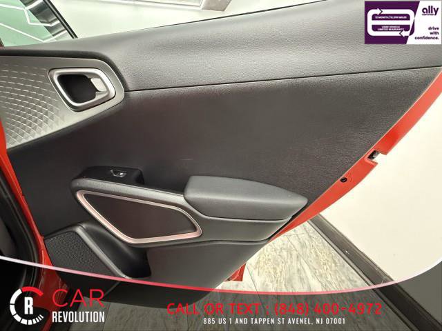 Used 2022 Kia Soul LX image 41