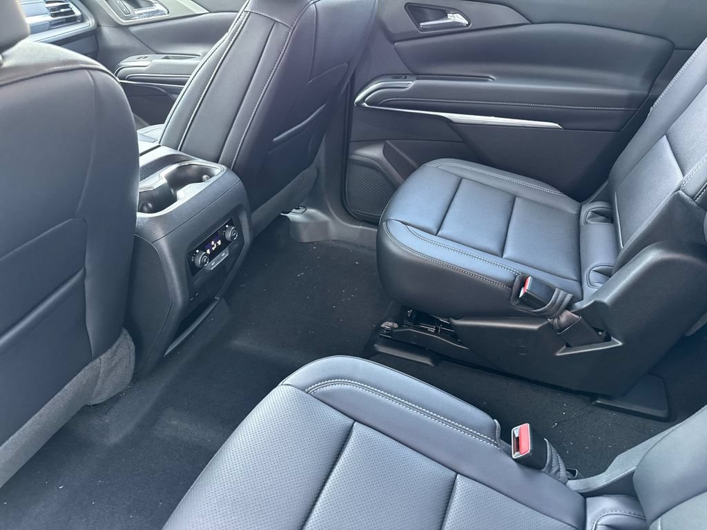New 2026 Chevrolet Traverse LT w/ Midnight/Sport Edition FWD image 11