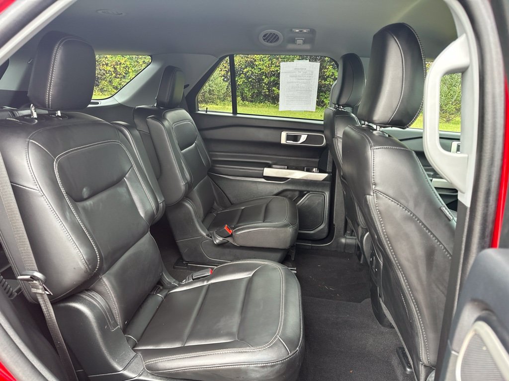 Used 2023 Ford Explorer XLT w/ Equipment Group 202A AWD/4WD image 21