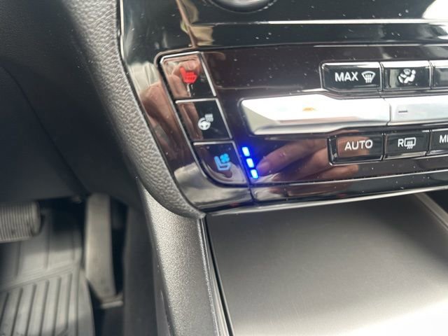 Used 2023 Ford Explorer Limited AWD/4WD image 22