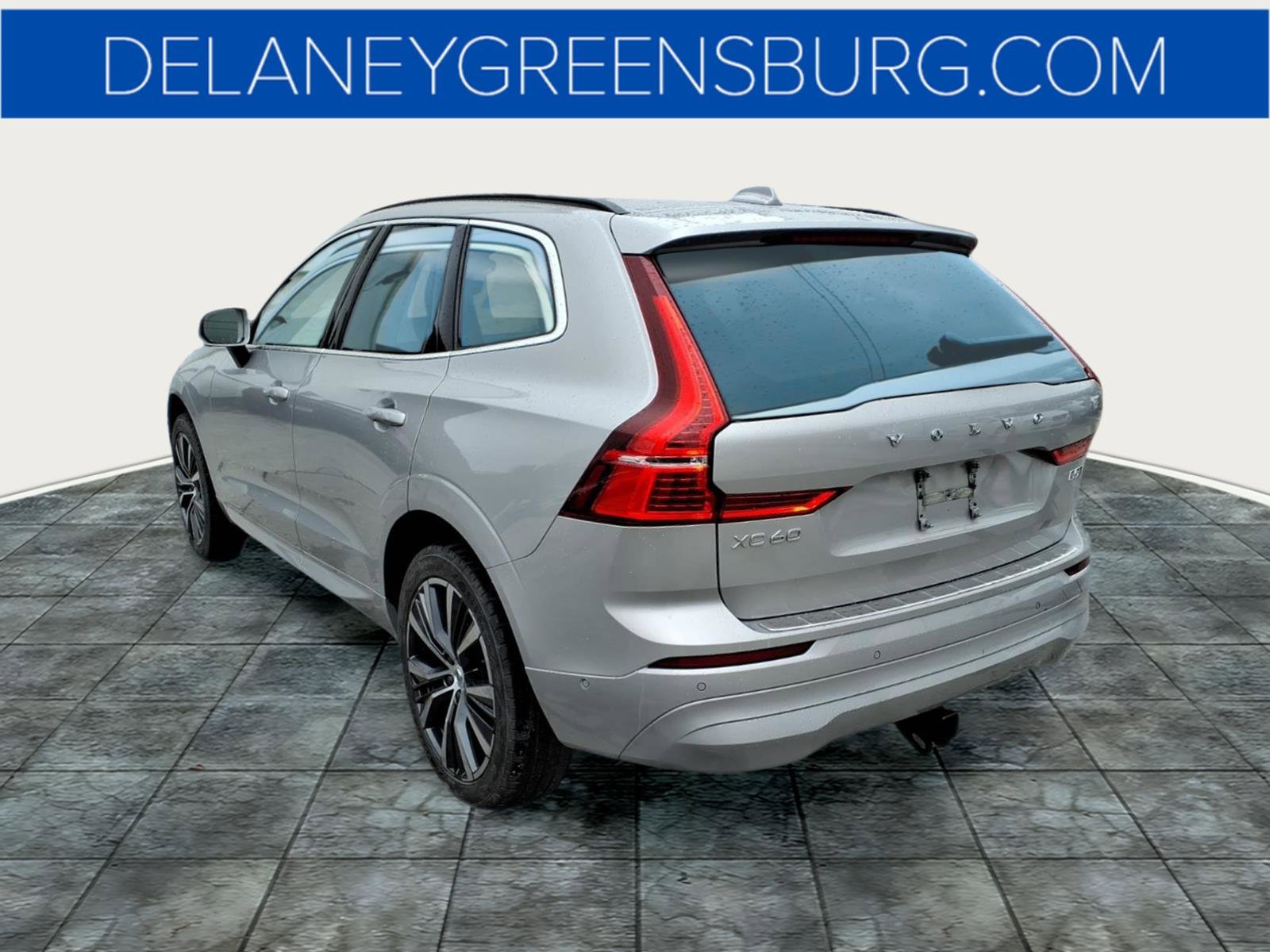 Used 2022 Volvo XC60 B5 Momentum w/ Advanced Package image 5