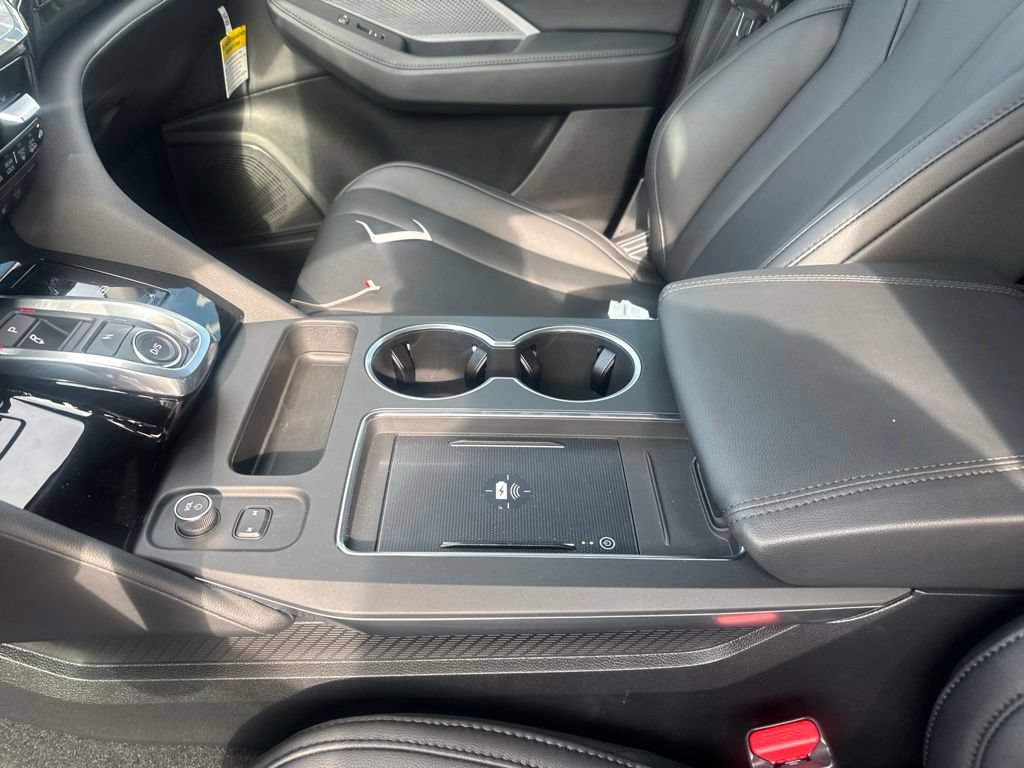 Used 2025 Acura MDX FWD image 15