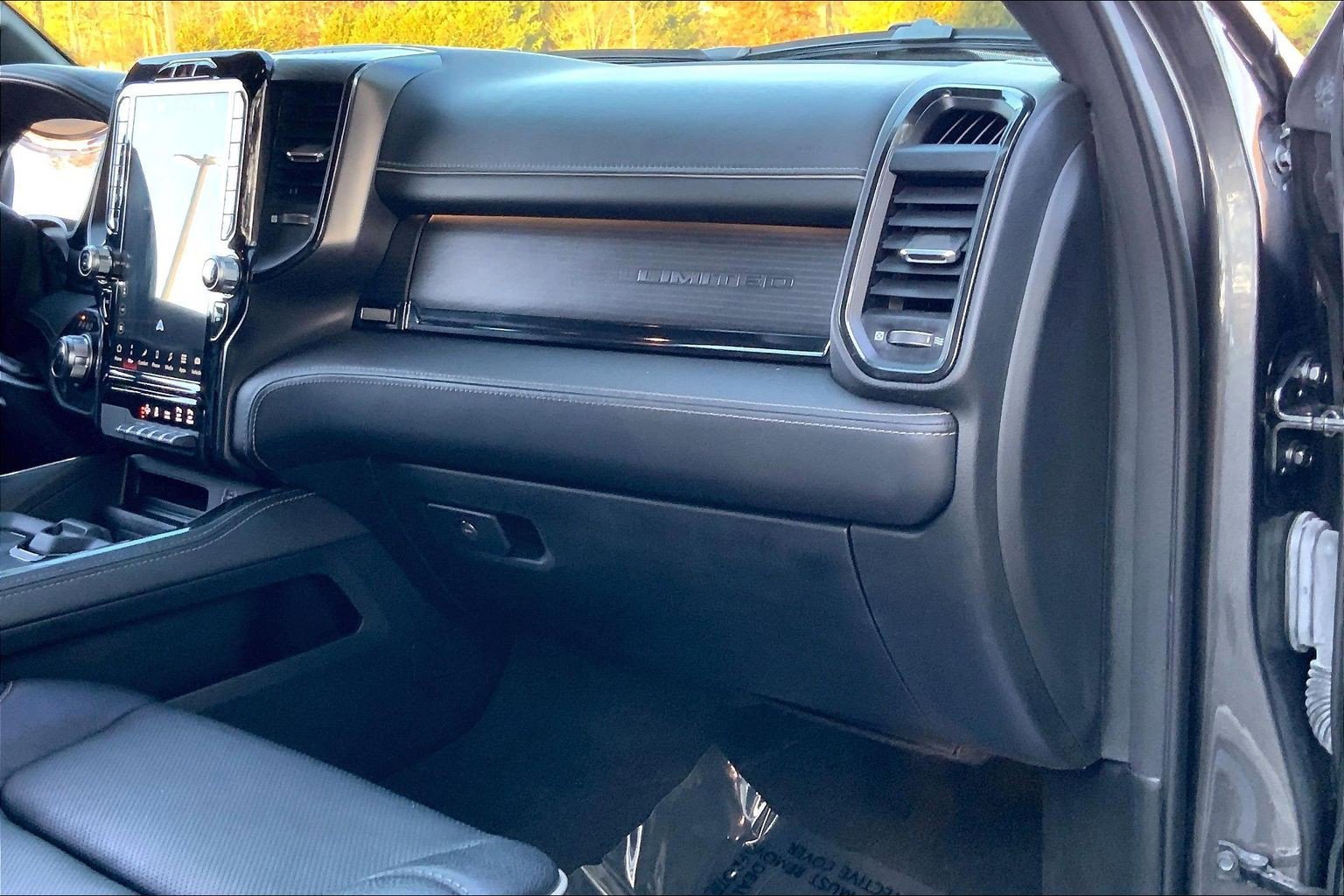 Used 2022 RAM 1500 Limited w/ Body Color Bumper Group image 15